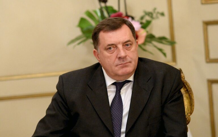 Мілорада Додіка хочуть арештувати, він звернувся за допомогою до Росії