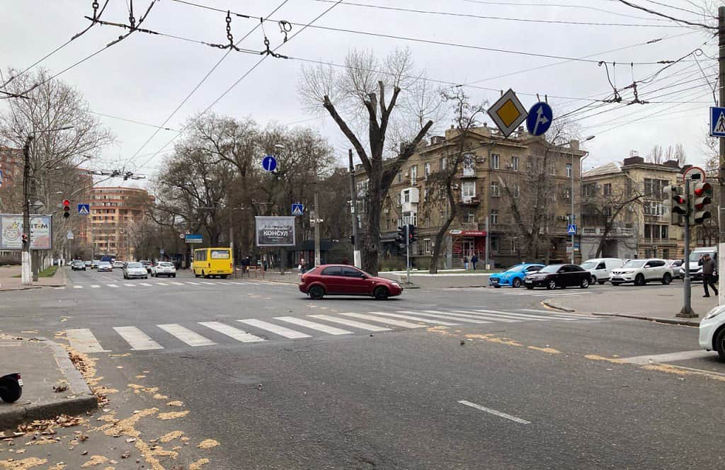 У центрі Одеси модернізують світлофори