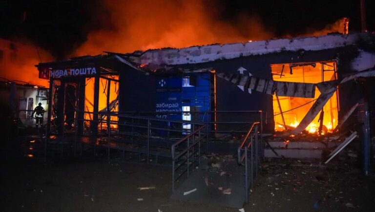 Удар по Одесі – 600 посилок перетворилося на попіл