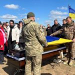 Красносільська громада попрощалася зі своїм Героєм-десантником