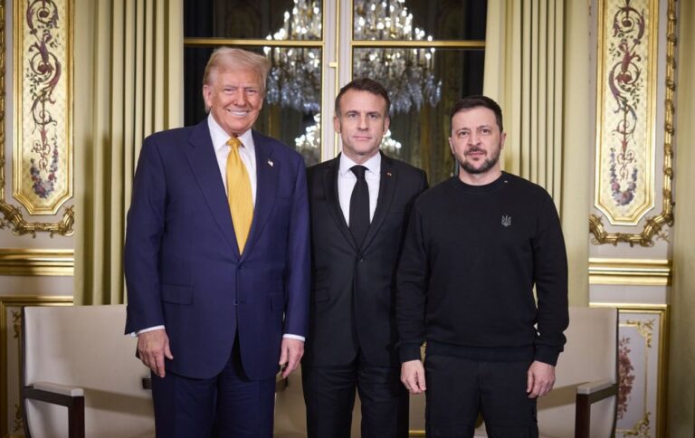 Макрон намагається поновити діалог між Трампом і Зеленським після сварки