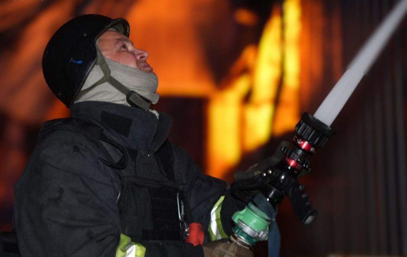 Удар дронів по Одесі – фото і відео наслідків обстрілу 22 квітня показала ДСНС