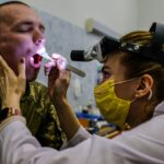 Виплати та довідки для поранених військових – у Зеленського ініціювали зміни