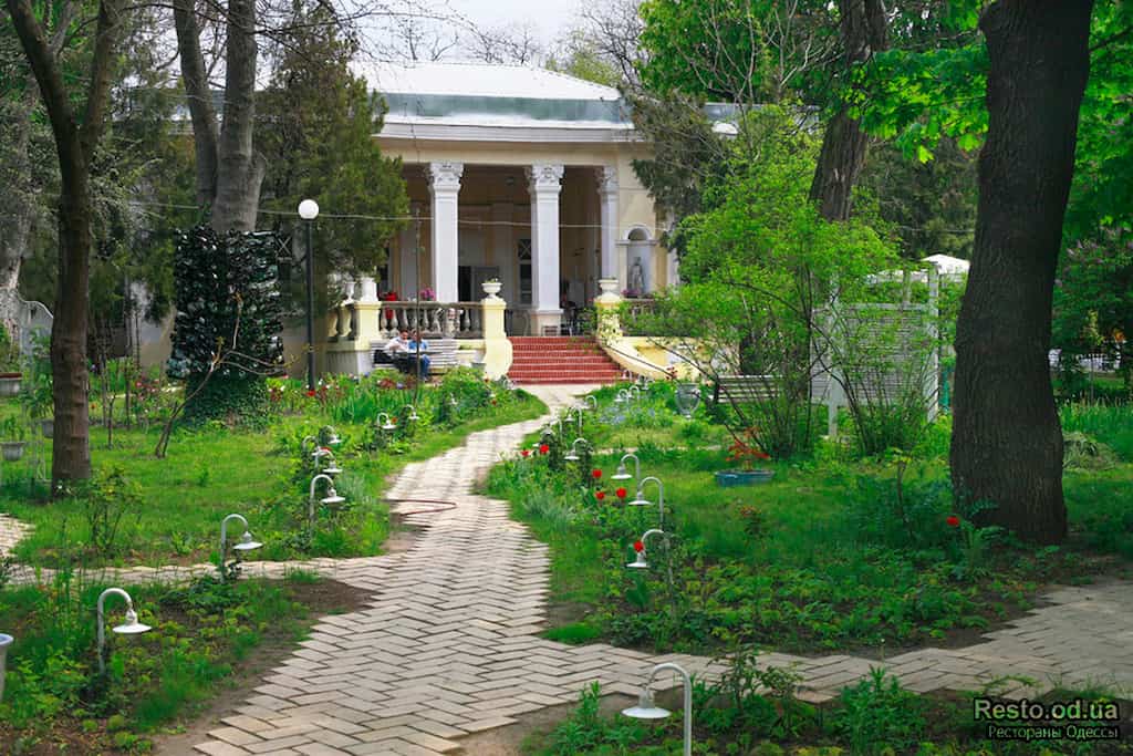 В Одесі не вщухають пристрасті навколо ресторану «Дача»