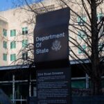 Держдепу США можуть урізати бюджет і десятки посольств будуть закриті
