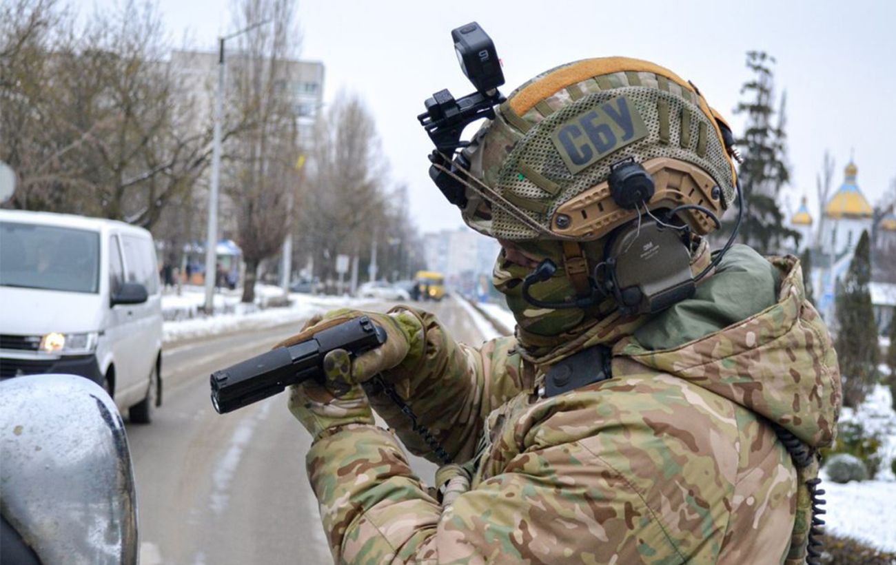 СБУ викрила диверсантів РФ – школярка підпалювала релейні шафи Укрзалізниці