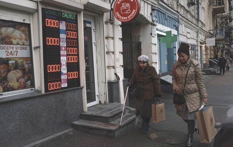 Курс долара НБУ на 9 квітня зріс до 41,17 гривень