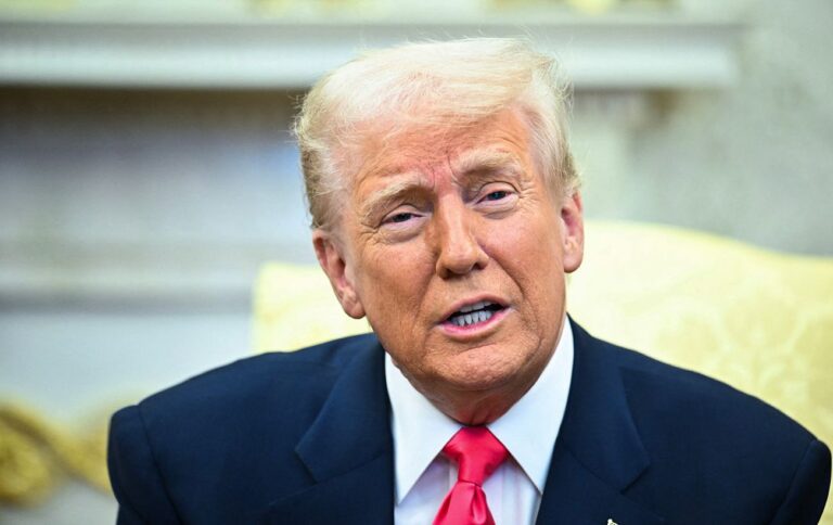 Трамп готовий скасувати 10% мита для більшості країн світу