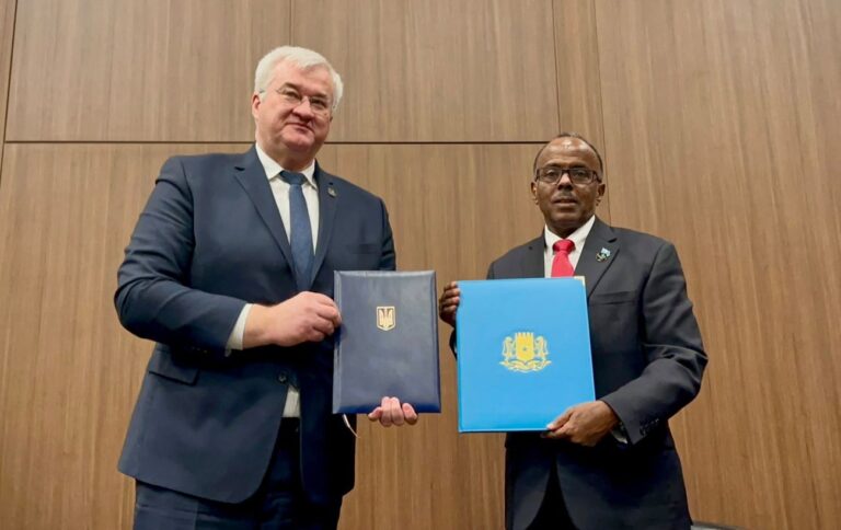Україна встановила дипломатичні відносини з Сомалі