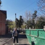 В Одесі прибирають кладовища до Днів пам’яті: вже вивезено 1500 м³ сміття