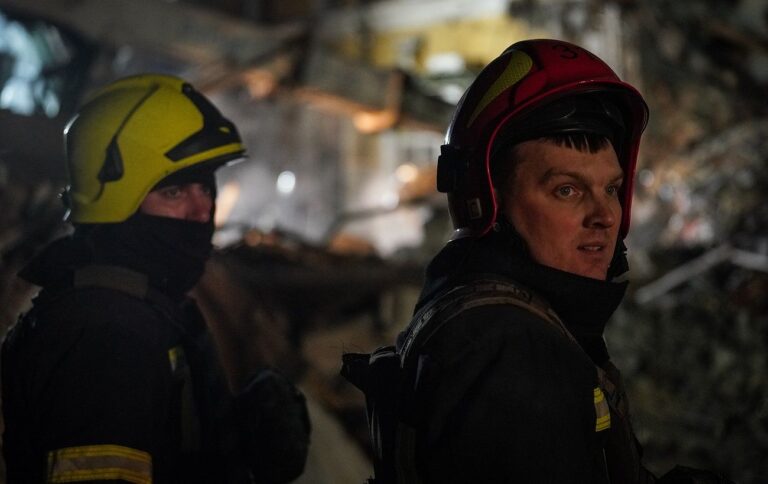 Удар дронів по Києву – пожежа і руйнування сталися у 2 районах 10 квітня