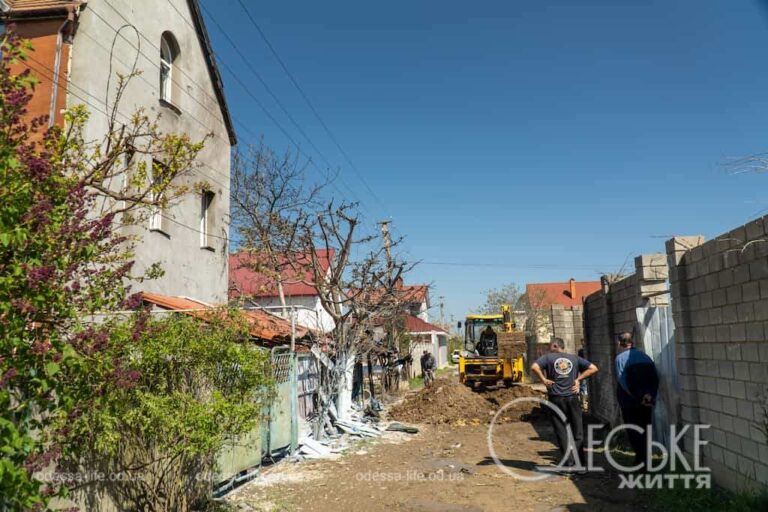 Після нічного нальоту «шахедів» село під Одесою залишилося без води