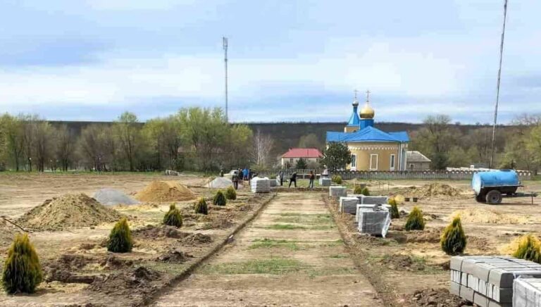 В селі Виноградівка на Одещині будують затишний парк