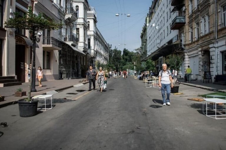 В Одесі провулок віцеадмірал Жукова перейменували на честь Івана Луценка
