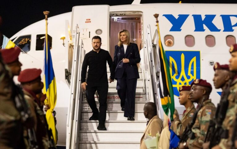 Зеленський прибув до Південно-Африканської Республіки 24 квітня – фото