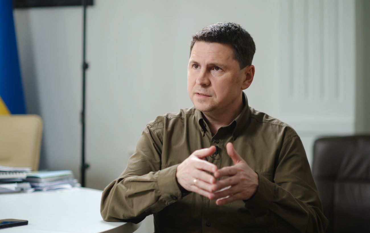 Конфлікт Індії та Пакистану може пришвидшити спроби завершити війну в Україні, вважає Подоляк 
