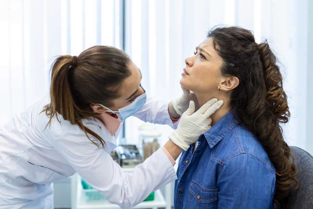 Як повернути голос: коли потрібен лікар-фоніатр