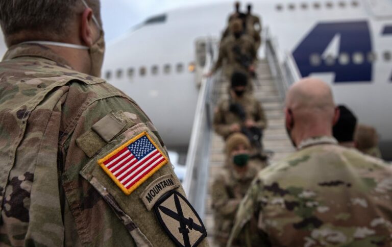 США виводять сотні військових з Сирії на північному сході