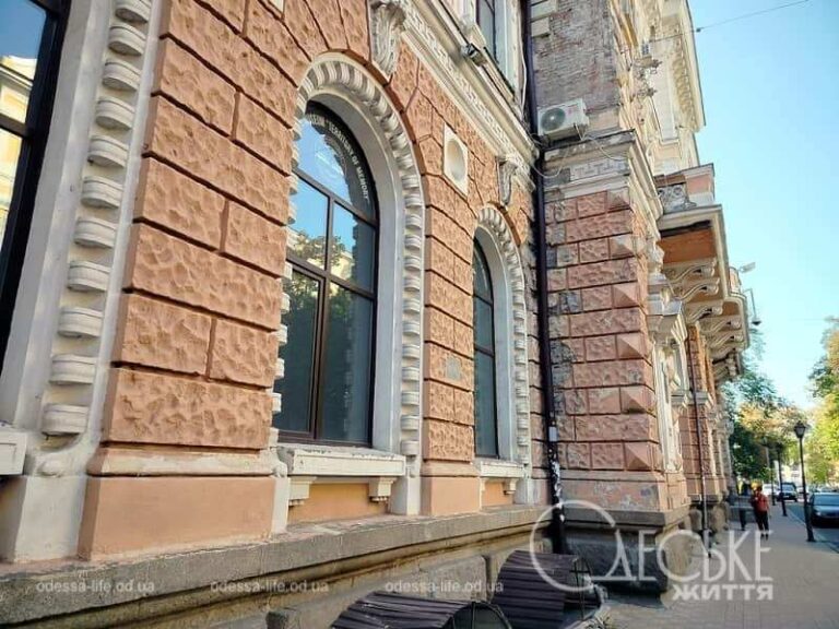 Ексдиректора Укрпошти в Одесі засудили на 5 років
