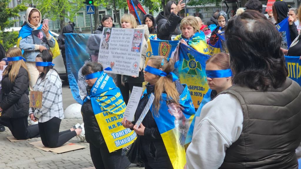 В Одесі родичі військових пікетували Червоний Хрест