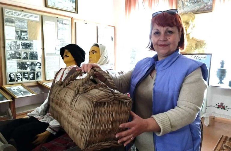 історія села в іконах, фото і килимах