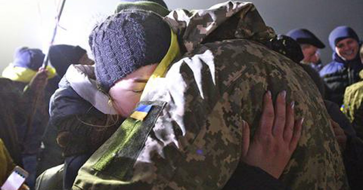 «Я плакав, мамо»: історія захисника з Одещині, що потрапив додому тільки на хвилину