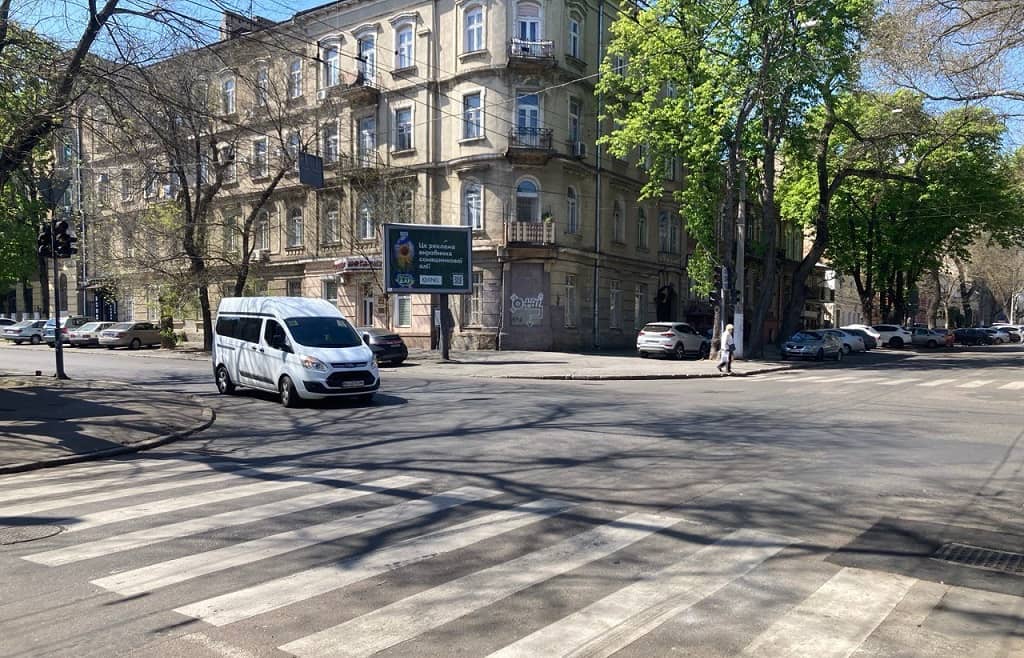 В Одесі змінюється схема руху на перехресті Троїцької та Вадима Корженка