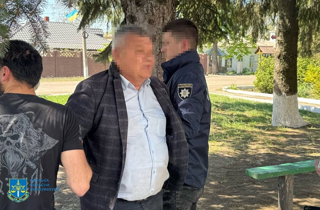 На Одещині затримали селищного голову за хабар у 2500 доларів