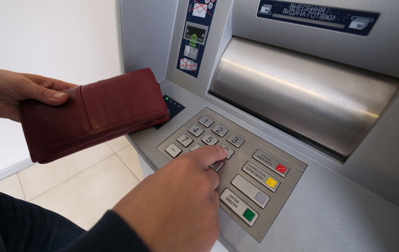 Ліміти на перекази в Україні будуть знижені з 1 червня до 100 тисяч гривень