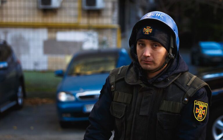 Обстріл Херсону – росіяни обстріляли місто і вбили місцевого жителя