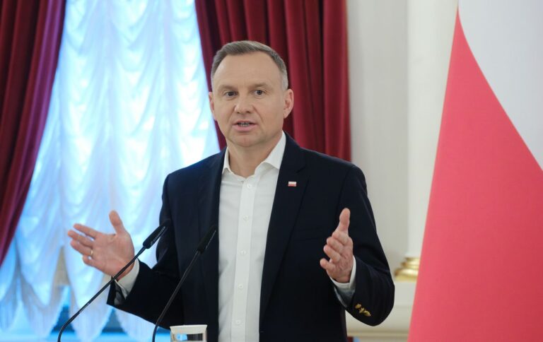 Трамп здатен дотиснути Росію до миру в Україні, – Анджей Дуда
