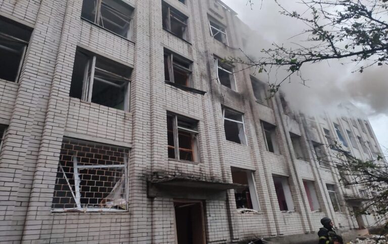 Обстріл Черкаської області 7 травня – росіяни атакували дронами, пошкоджено навчальний заклад, є поранений