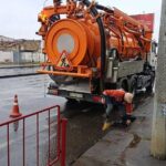 Комунальники в Одесі борються з наслідками дощу