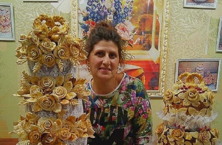 Історія Людмили Татар з Подільська: волонтерка, що пече короваї для добра і перемоги