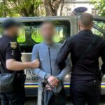 Пасажир одеської маршрутки вдарив ножем військового
