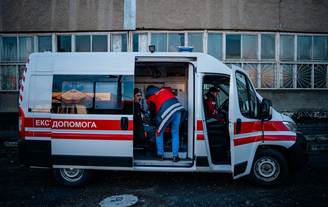 Обстріл Херсона 14 травня – РФ скинула вибухівку з дрона на авто, є поранений