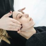 Догляд за шкірою обличчя розпочинається з діагностики та чистки