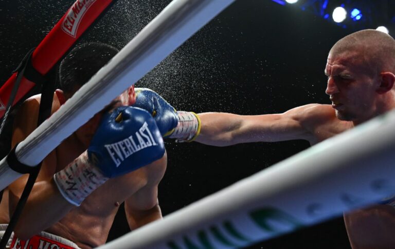 Богачук переміг американця Фокса та претендує на титул WBC, відео