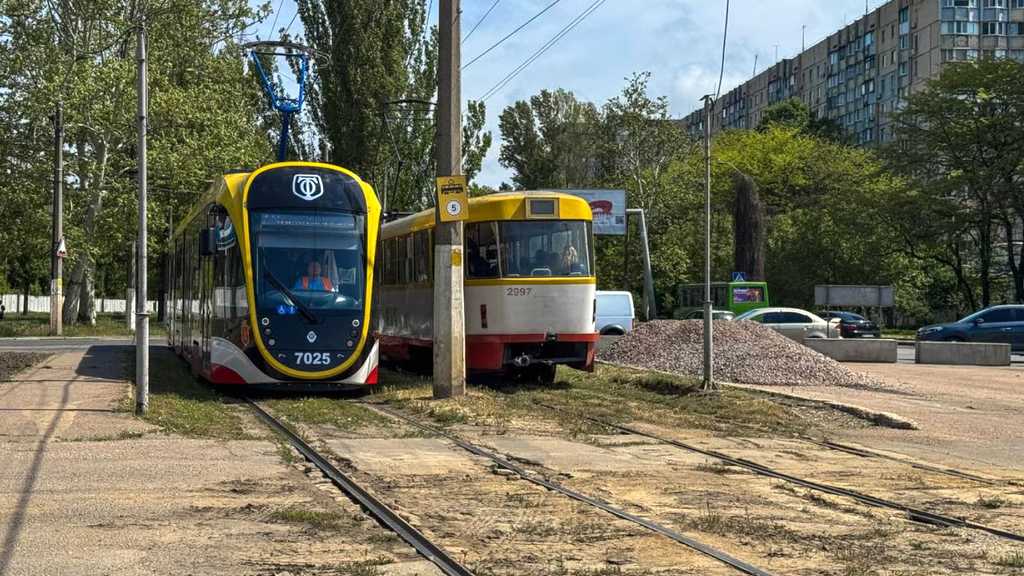 В Одесі ремонтують перехрестя на Пересипі