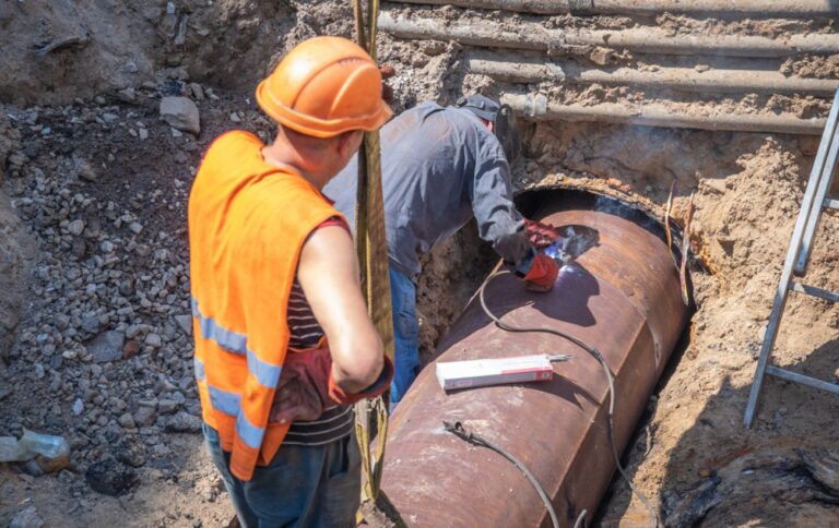 Гідравлічні випробування у Києві – як проходить підготовка труба до зими