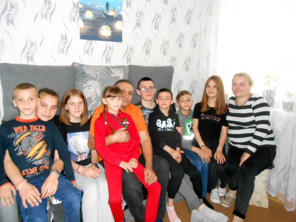 як створили дім для восьми дітей