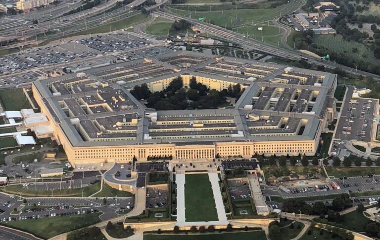 Трамп готує дорогий парад з нагоди свого дня народження