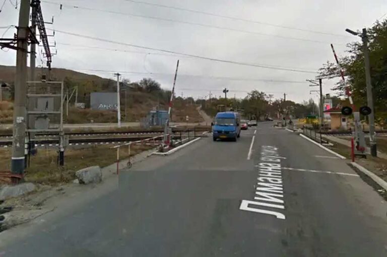 Тимчасово обмежено рух через переїзд в Одесі з 27 травня