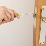 Що потрібно знати перед покупкою врізного замку: ключові моменти