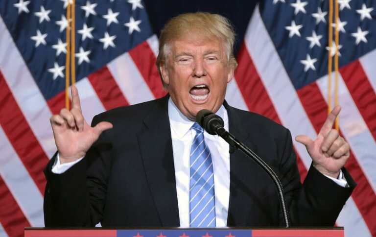 Трамп заявив про загрозу економічного краху США через скасування мит