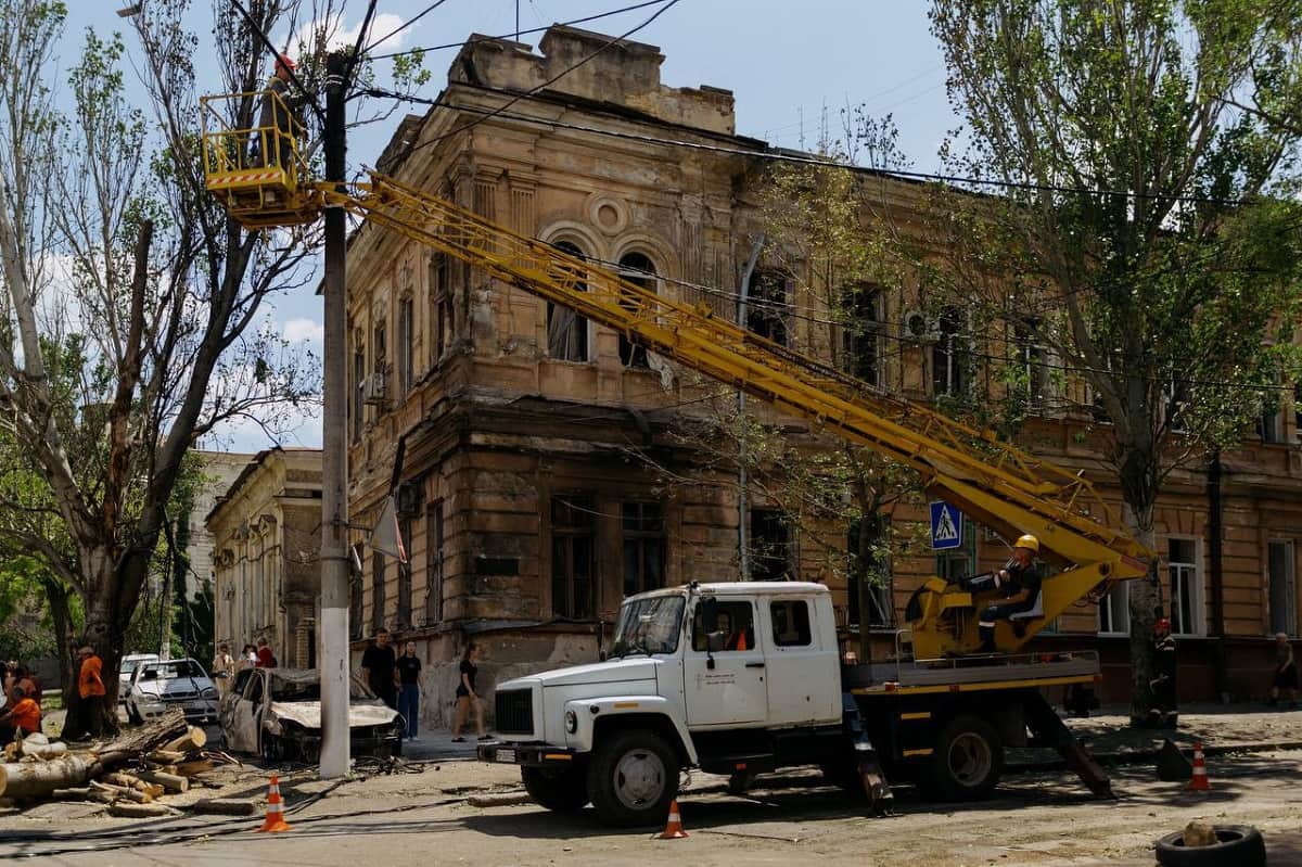 В Одесі після дронової атаки зруйновано десятки будинків, 400 сімей потребують допомоги