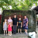 На Одещині діти долучилися до акції «Плетемо на вулицях»