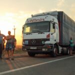 Рух вантажівок, фур і великовагових авто обмежують влітку через прогноз погоди – кому можна їхати