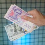 Зарплата українців зросла до 560 доларів