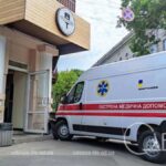 У центрі Одеси Suzuki не поступився швидкій: ДТП із постраждалими на Канатній